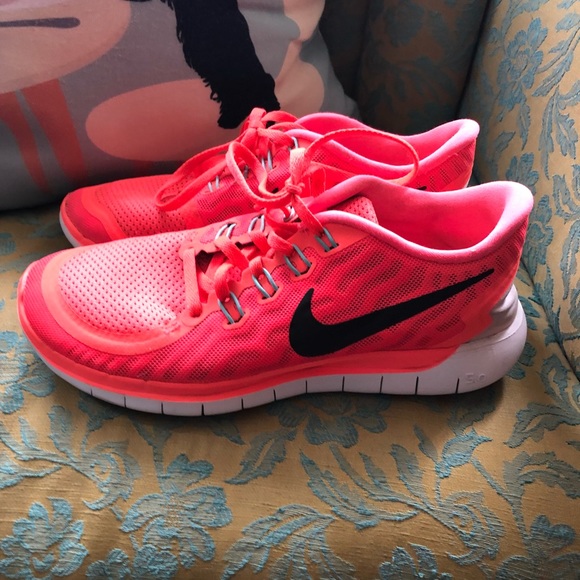 Nike Free 5.0 Running Shoe. - Picture 3 of 4